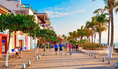 Preciosa Y Amplia Casa, Súper Ubicación En Puerto Vallarta ¡¡¡vive A Unos Pasos De La Playa!!! -no Créditos- Jagr