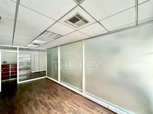 Oficina En Venta En Calle Encomenderos, Barrio El Golf