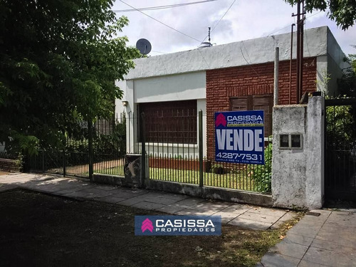 Casa En Venta De 4 Dormitorios C/ Cochera En Florencio Varela