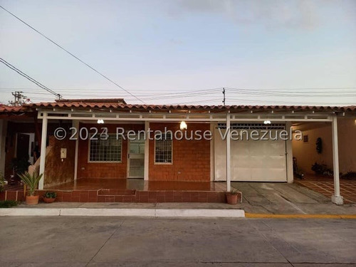 Acogedora Y Bien Conservada Casa En Venta Zona Piedad Norte Cabudare Cod 2 - 4 - 22860 Mehilyn Perez
