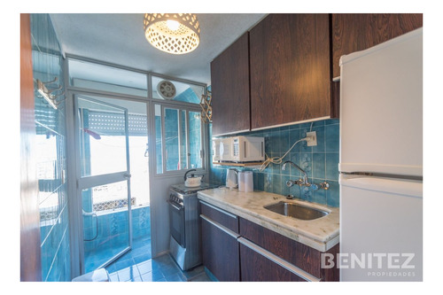 Imagen 4 de 14 de A Metros Del Puerto. Excelente Apartamento 1 Dormitorio. Torre Con Servicios
