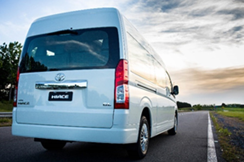 Toyota Hiace Commuter My21 2.8tdi 14 As Caja 6ta Autom Mlet