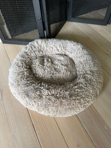 Imagen 6 de 10 de Puff Cama Antiestrés Sil Perros/gato Peludo Y Mullido