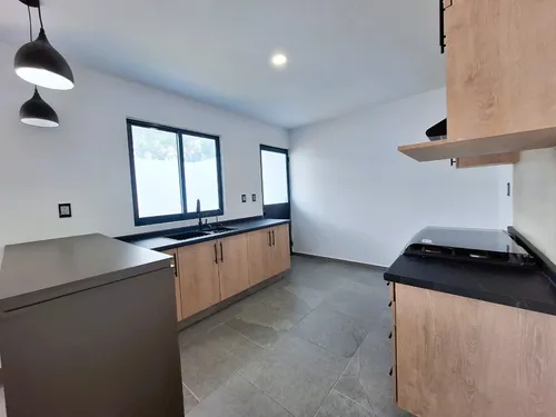 Casa En Renta En Zarú Frente Al Fraccionamiento Zakia - El Marques. Queretaro