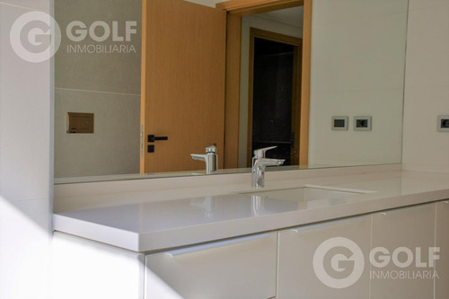 Imagen 8 de 30 de Vendo Apartamento De 3 Dormitorios Y Servicio, Patio. Con Renta. Golf