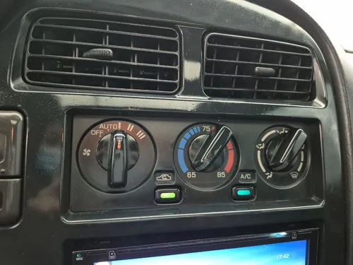 Nissan Pathfinder 3.3 R50 Std