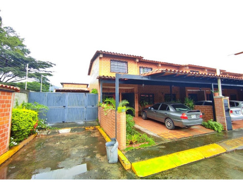Imagen 1 de 14 de Townhouse En Villas Del Este