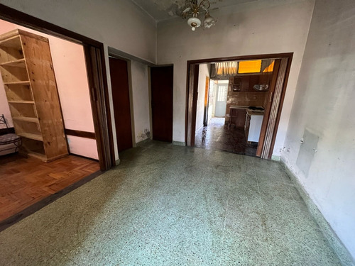 Vendo Casa Con Lote Grande Para Contruir Y Galpon Grande Para Oficio