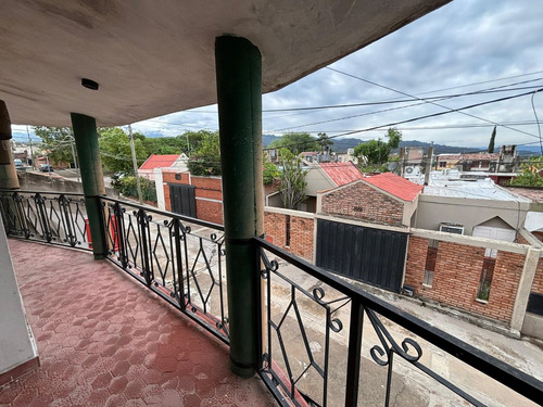 Venta Casa 2 Plantas - B°920vv. - Catamarca