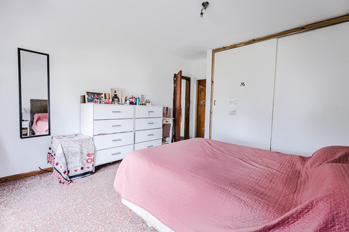 Casa En Venta - 4 Dormitorios 2 Baños - Cochera - 464mts2 - Mar Del Plata