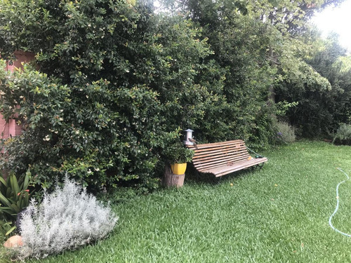 Hermosa Casa De Época En Un Entorno Increíble Y Único, Ubicada Sobre Un Exclusivo Cul De Sac