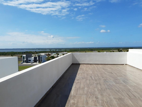Imagen 5 de 20 de Lomas De La Rioja, Casa En Venta Con Roof Garden Y Vista A La Laguna