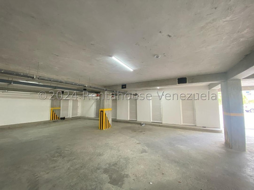 La Tahona, Sector La Escondida !! A Estrenar Bello Y Amplio Apartamento En Obra Blanca, 151.55 M2 + Terraza Externa De 36.89 M2, 1 Hab., 3 Baños. Falta Instalar Cocina. Increíble Vista A La Montaña!!
