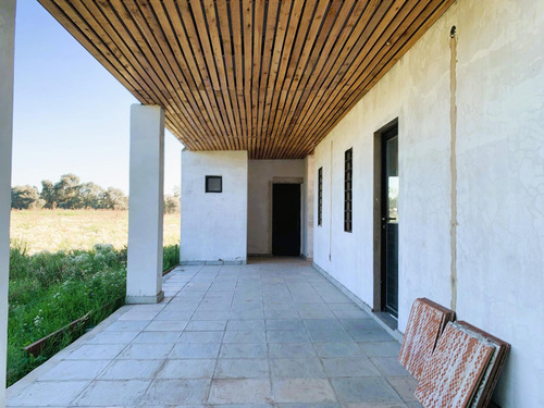 Casa En Venta En Capilla Del Señor De 4 Ambientes