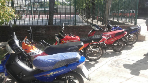 Imagen 6 de 10 de Escuela De Conducción. Clases De Manejo Para Motos.