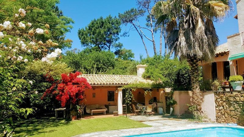 Casa 4 Dormitorios En Venta, Jardines De Córdoba, Punta Del Este