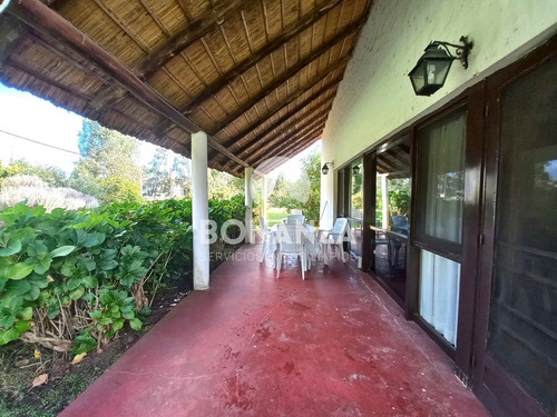 Casa En Venta. Piriápolis, Bella Vista. 4 Dormitorios, 3 Baños. 3052 M² De Terreno. A 200m De La Playa.