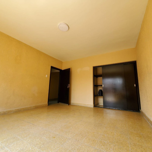 Amplisima Casa En Inmejorable Ubicación, Centrico Y Seguro.