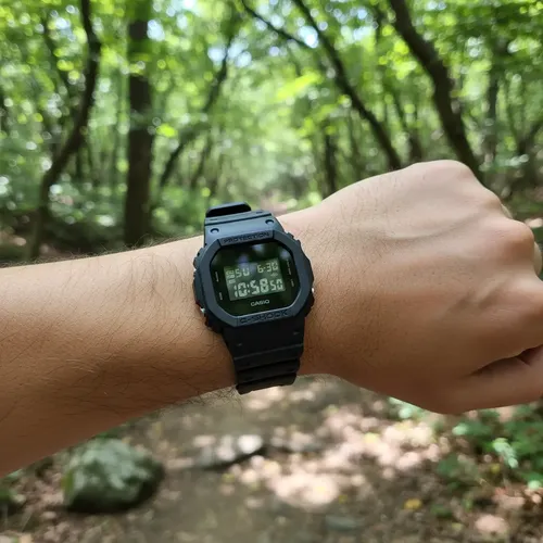 Relógio G-schock Masculino Digital Preto Resina Dw5600ubb1dr