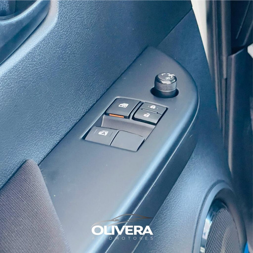 Toyota Hilux Pick Up 4x4 Diesel 0km - Olivera Automotores