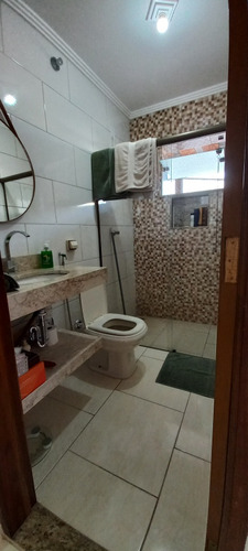 Casa 150m, 2 Quartos, 2 Banheiros, Cozinha, Lavanderia, Sala, Varanda, Terraço, 5+ Vagas