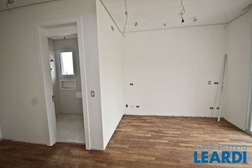 Casa Em Condomínio - Alphaville - Sp - 560031