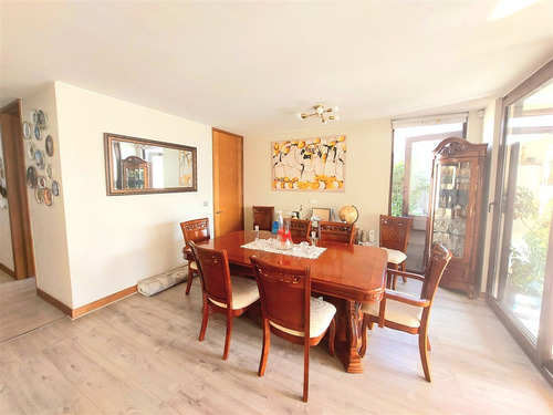 Casa En Venta De 4 Dorm. En Lo Barnechea
