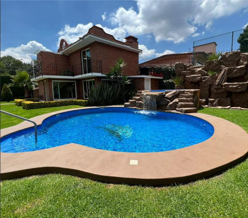 Venta De Casa En Fraccionamiento San Carlos En Metepec