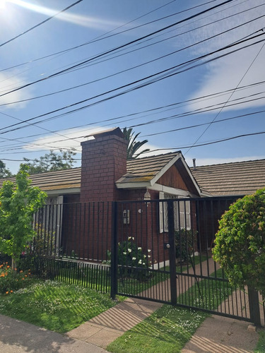 Venta Cómoda Casa, Buena Ubicación, Comuna De Ñuñoa.