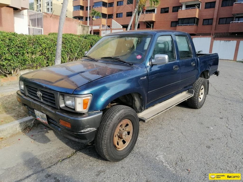 Toyota Hilux Doble Cabina 4x4