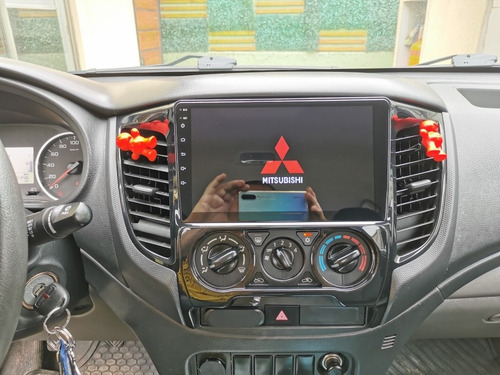 Radio Android Mitsubishi L200 + Cámara Reversa + Adaptadores