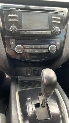 Nissan X-Trail 2.5 Advance 4x2 at 7 ptos modelo 2015