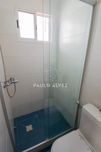 Casa En Alquiler Temporal En Piriápolis. Cómodos Dormitorios, Living, Comedor. Predio Cercado Con Piscina Climatizada Cubierta. A 50 Metros Del Mar