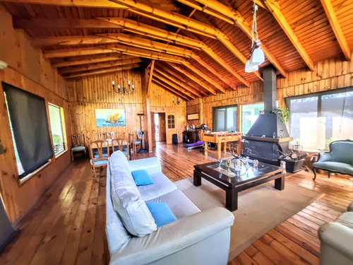 Hermosa Parcela Con Amplia Casa E Instalaciones Para Eventos
