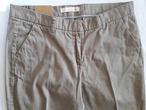 Pantalón Recto De Algodón Beige Con Bolsillos - Likido