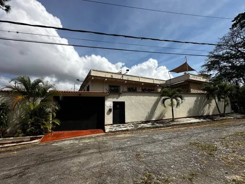 Casa En Venta En Parque Caiza
