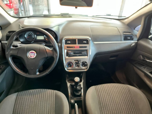 Imagen 10 de 11 de Fiat Punto 1.6 Essence Año 2011.