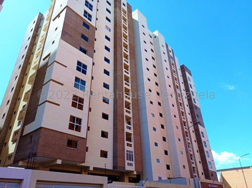 Apartamento En Venta Base Aragua  Maracay Aragua 23-17164  Yb