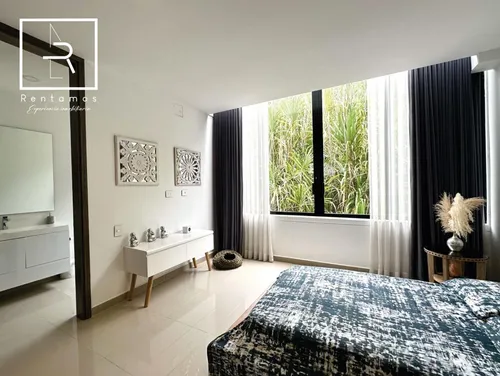 Casa En Venta En El Poblado. Cod V10550
