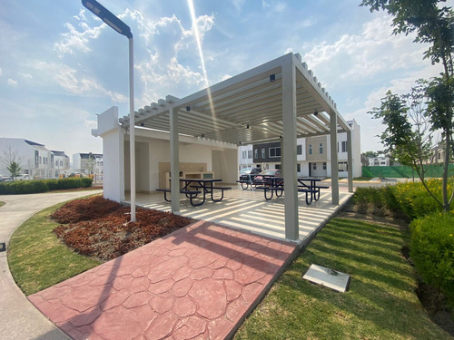 ¡haz Realidad Tus Sueños En Tecámac, Casa En Venta En Paseos Del Bosque 2! Acceso Controlado Y Diversión Garantizada Con Canchas Y Alberca, Rutas Cercanas A Cdmx Y Aifa