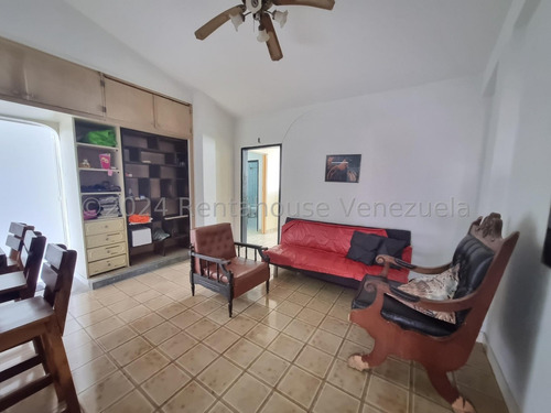 Apartamento Tipo Anexo En Alquiler En Colinas De Santa Rosa, De Barquisimeto, Amplias Habitaciones, Sala Cocina Moderna, Servicio De Internet, Vigilancia 24/7.