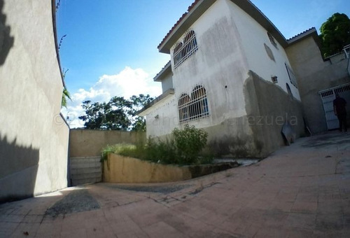 Imagen 26 de 30 de Casas En Venta En Colinas De Santa Rosa Barquisimeto Código Flex: 22-6835 & 0424 556 57 59 Rentahouse Centro Occidente Monica C.