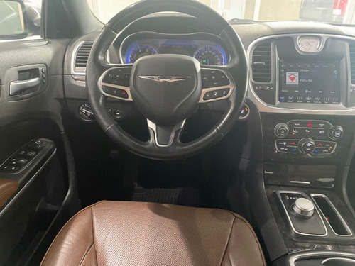 Imagen 7 de 9 de Chrysler 300c Pentastar