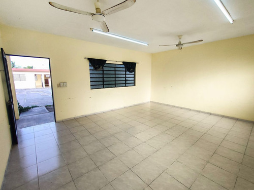 Amplio Edificio Multifuncional En Venta A Dos Cuadras De Per