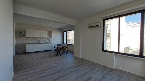 Imagen 5 de 15 de Apartamento En Venta De 2 Dormitorios En Centro - Reciclado