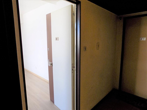Imagen 23 de 30 de Venta Oficina 2 Amb San Nicolas Centro Luminosa Baño Completo