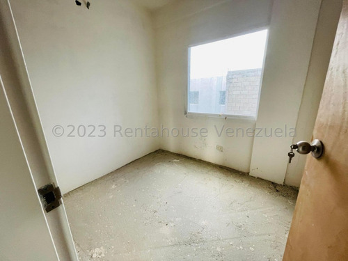 Imagen 8 de 30 de Casa En Venta En La Piedad Norte Cabudare Lara ++23-19030 */m.e.c - R-a-h N° +0-4-2-4- 5.5.6. 5.7. 5.9 *--**