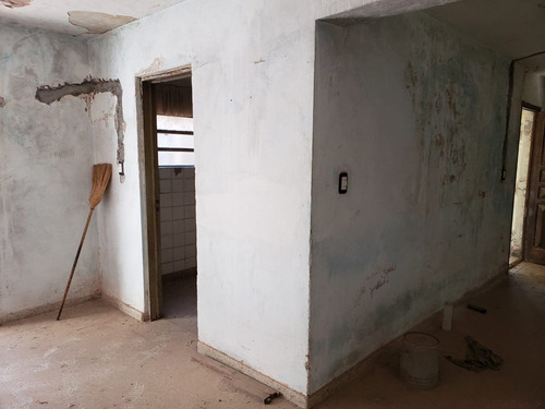 Imagen 5 de 6 de Terreno Con Casa A Reciclar