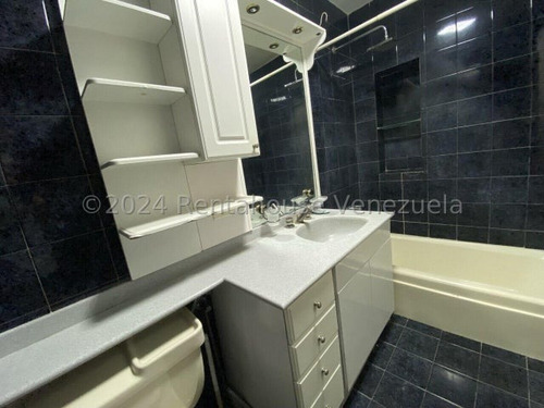 Espectacular Apartamento Con Bella Vista Panorámica En La Tahona. #25-15992
