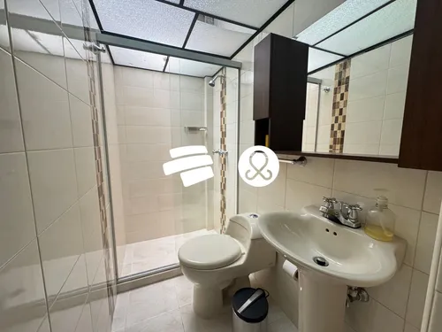 Vendo Apartamento A Pocas Cuadras Del Aeropuerto Olaya Herrera. Sector Manzanares